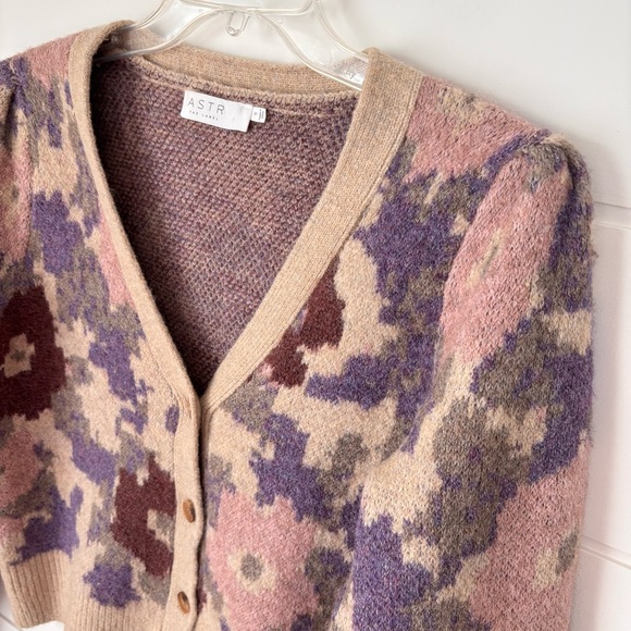 ASTR the Label Rosette Cardigan Women's Size Small - Picture 6 of 14